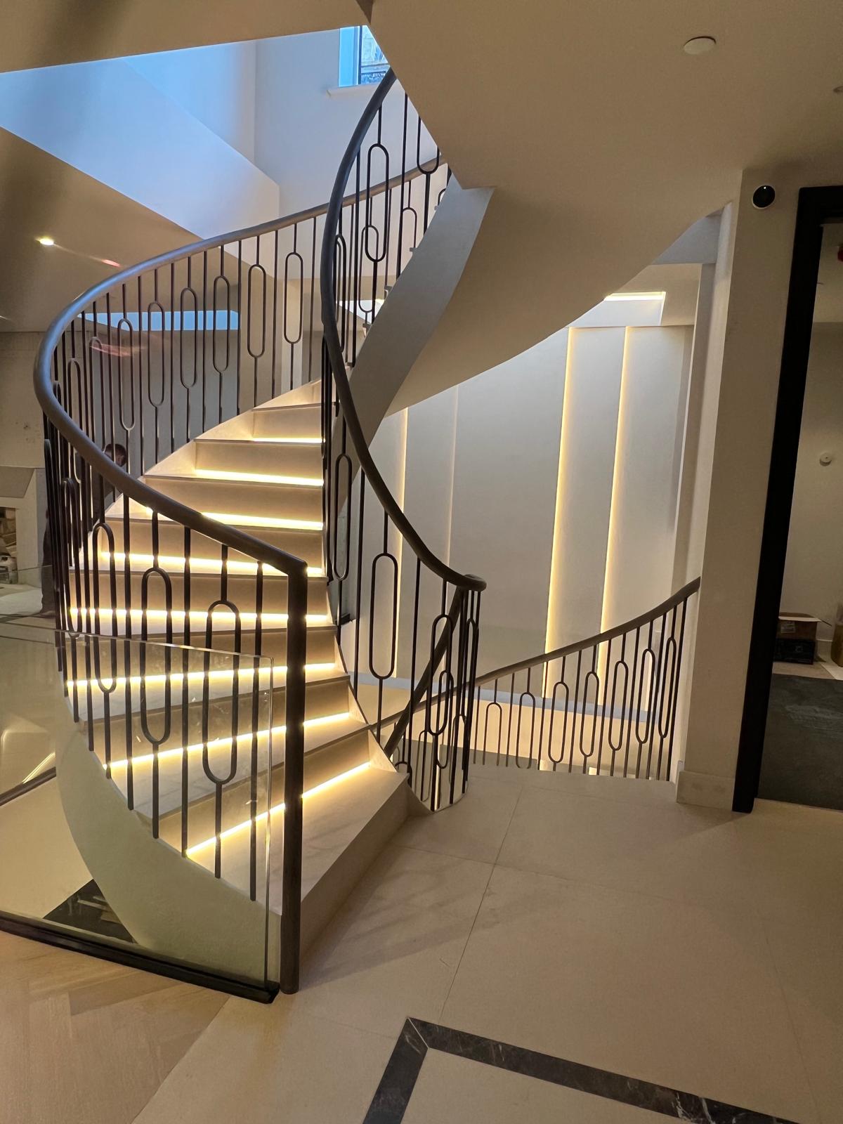 WhatsApp Image 2025-11-27 at 22.01.07 (1)